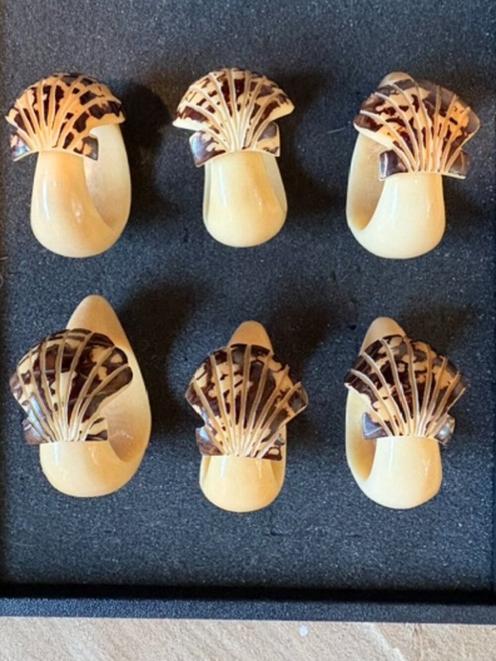 Vintage Set of 6 MCM Hand Carved Horn Resin Scallop Shell Accent Napkin Rings